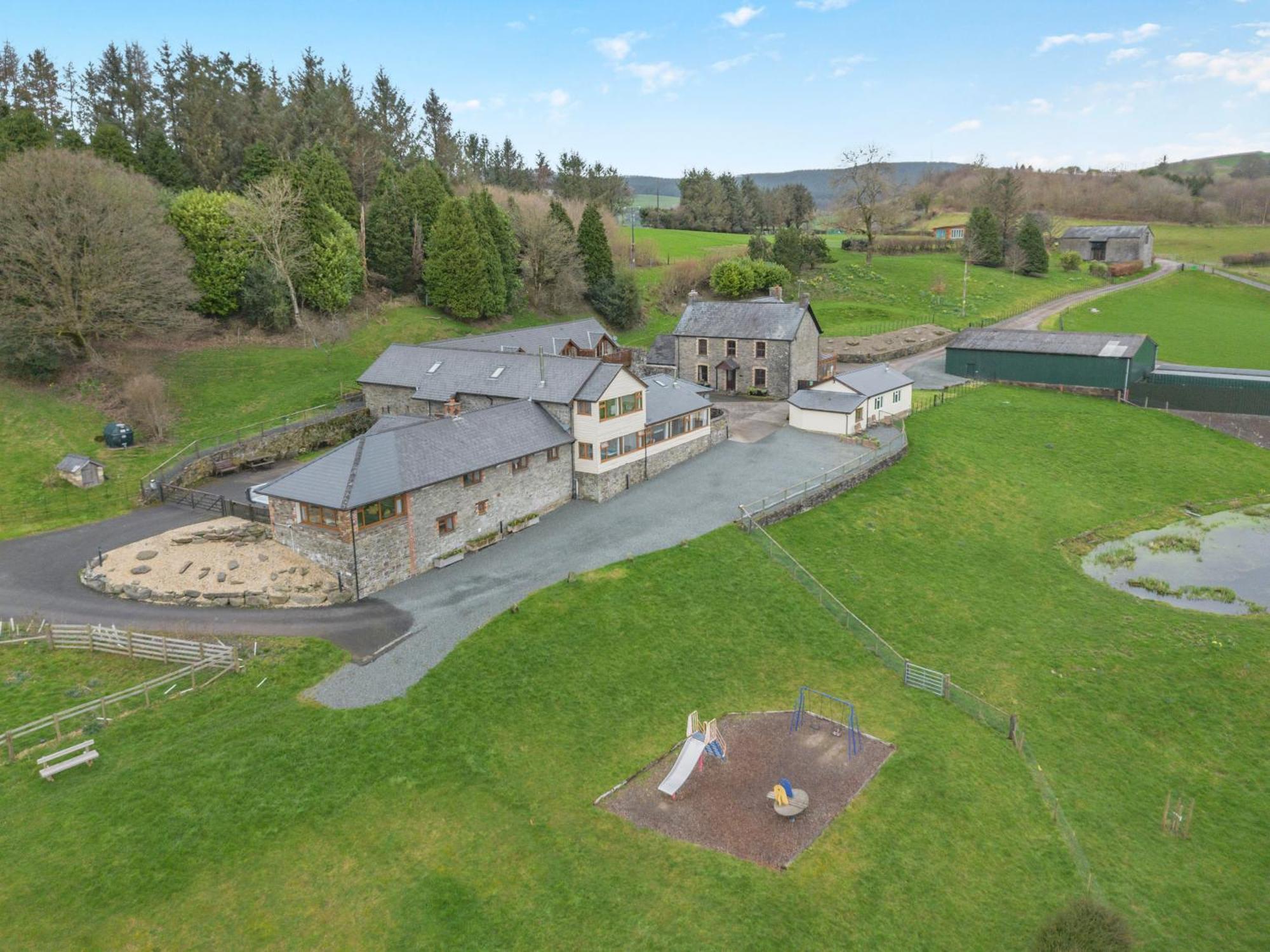 Vale Farm Cottages 布雷肯 外观 照片