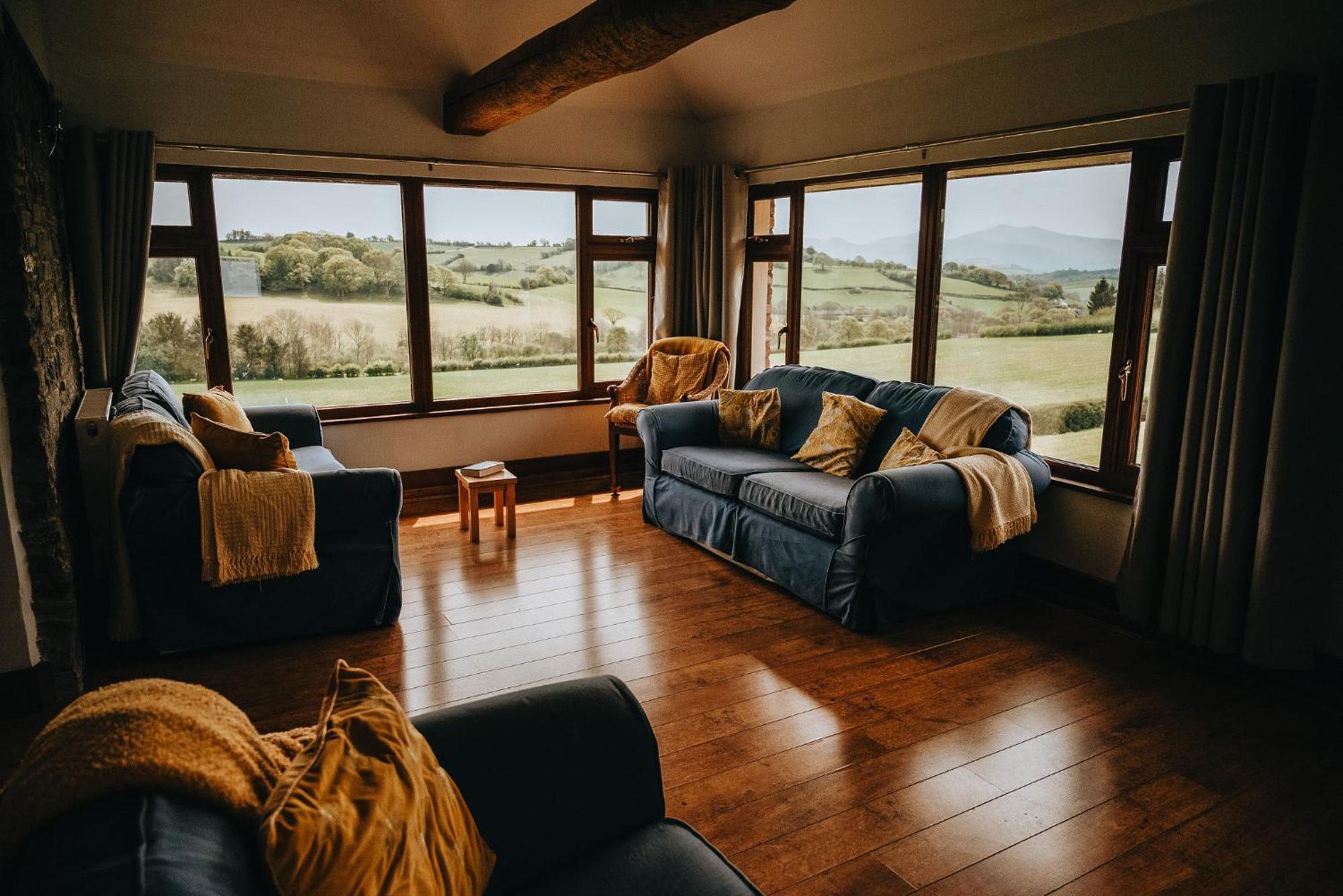 Vale Farm Cottages 布雷肯 外观 照片